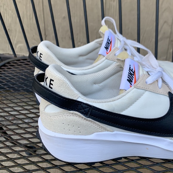 NIKE Running Shoes - Picture 3 of 15